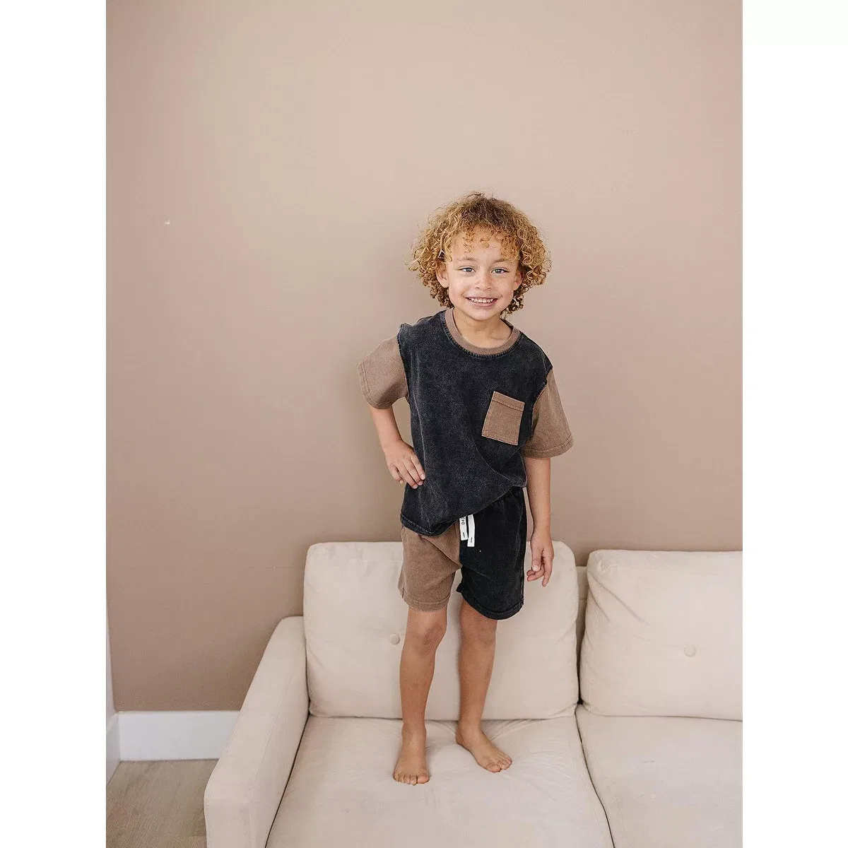 Детский комплект футболки и шорт с принтом Zoe Set Olive + Scout, Brown — фото 3