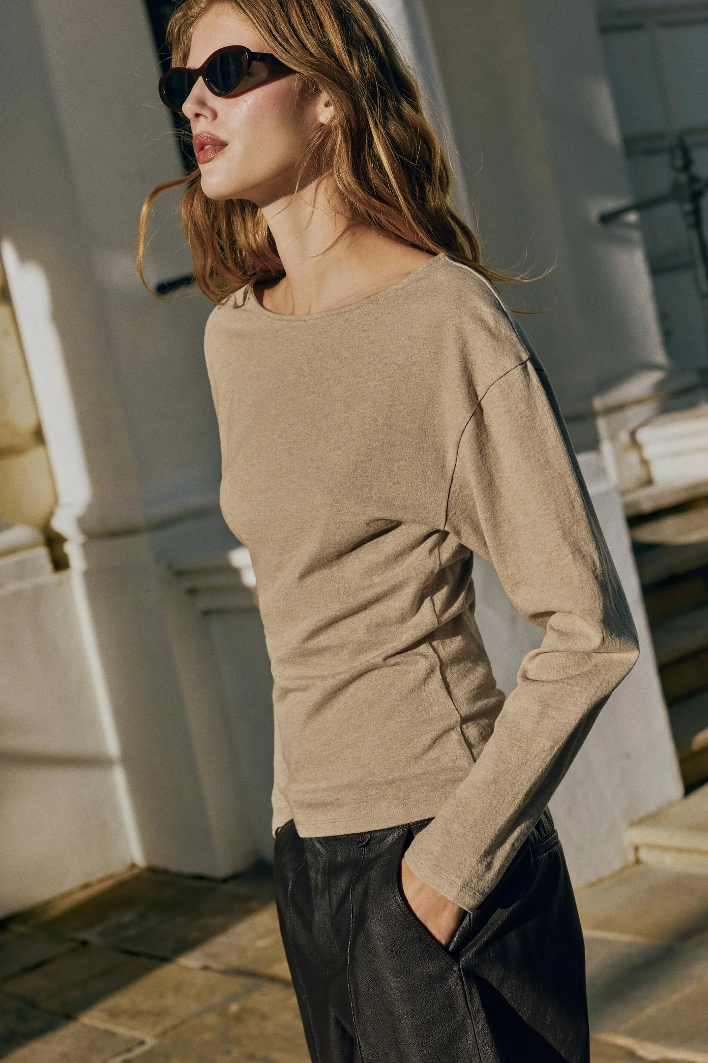 Лонгслив Zara с вырезом лодочка, песочный меланж — фото 2