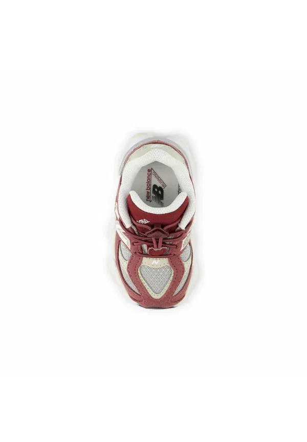 Кроссовки кожаные 9060 New Balance, Washed Burgundy White, белый/бордовый — фото 3