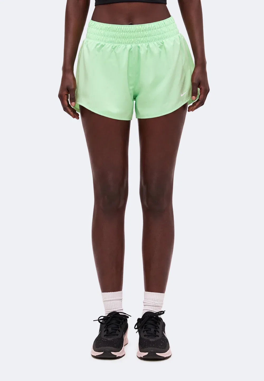W nk one df mr 3in br short - спортивные шорты Nike Performance, Cucumber Calm/White