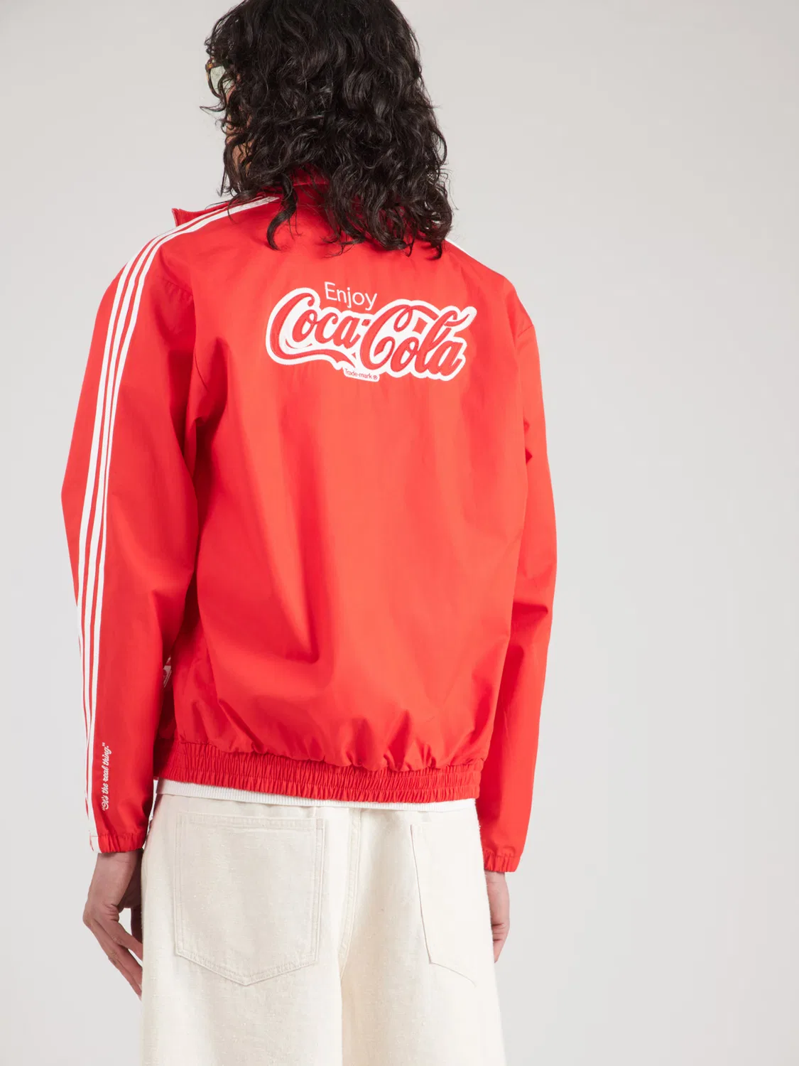 Куртка Adidas Originals Between-Season Coca Cola Classic Firebird красного цвета — фото 4