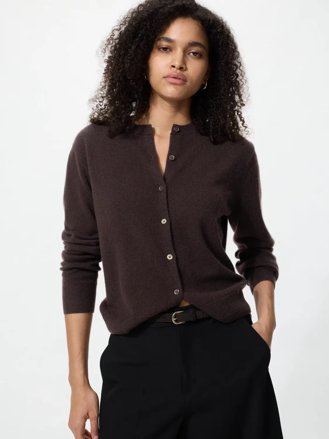 Кардиган Uniqlo, кашемировый с круглым вырезом, темно-коричневый