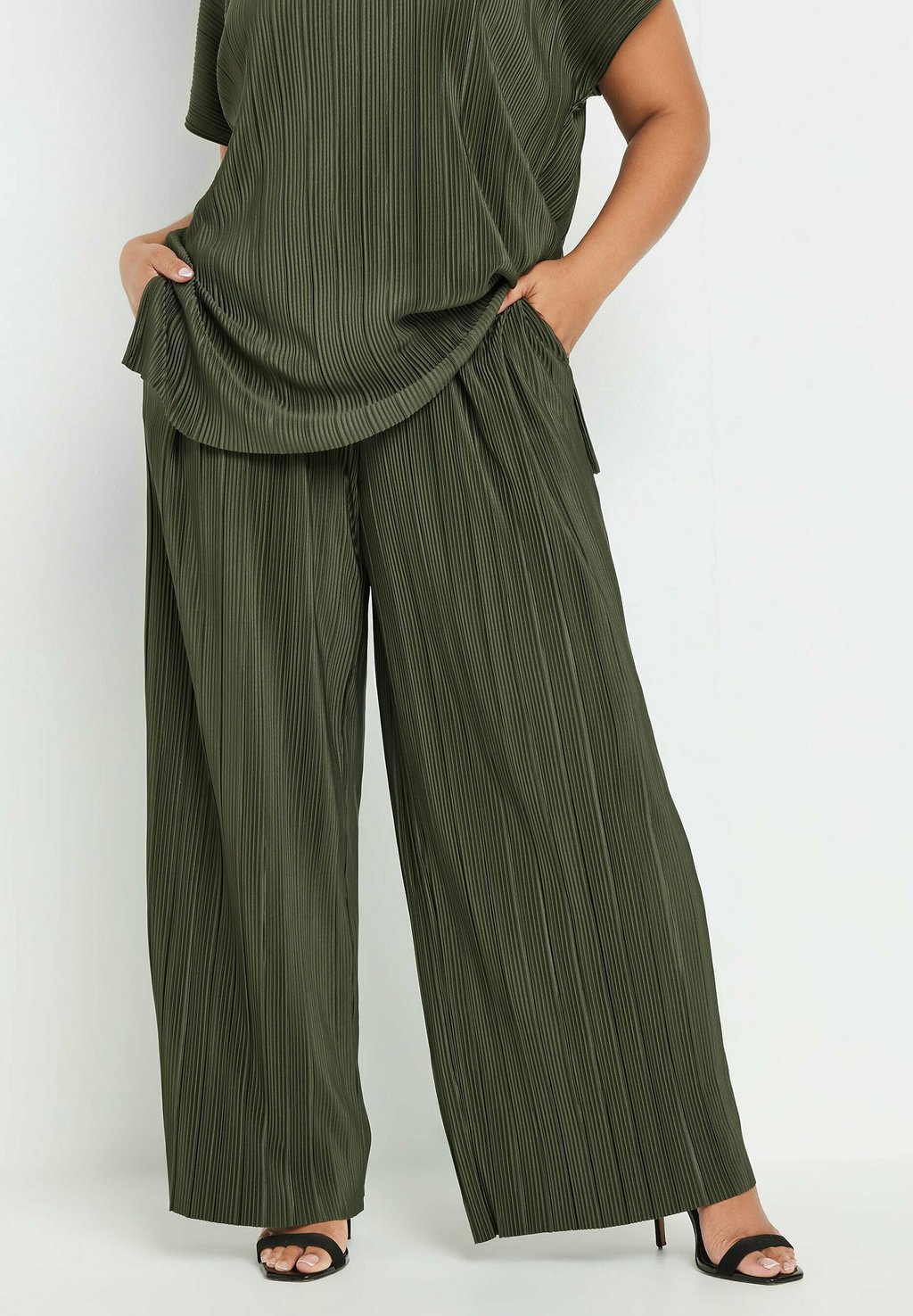 

Брюки WIDE Yours Clothing, хаки