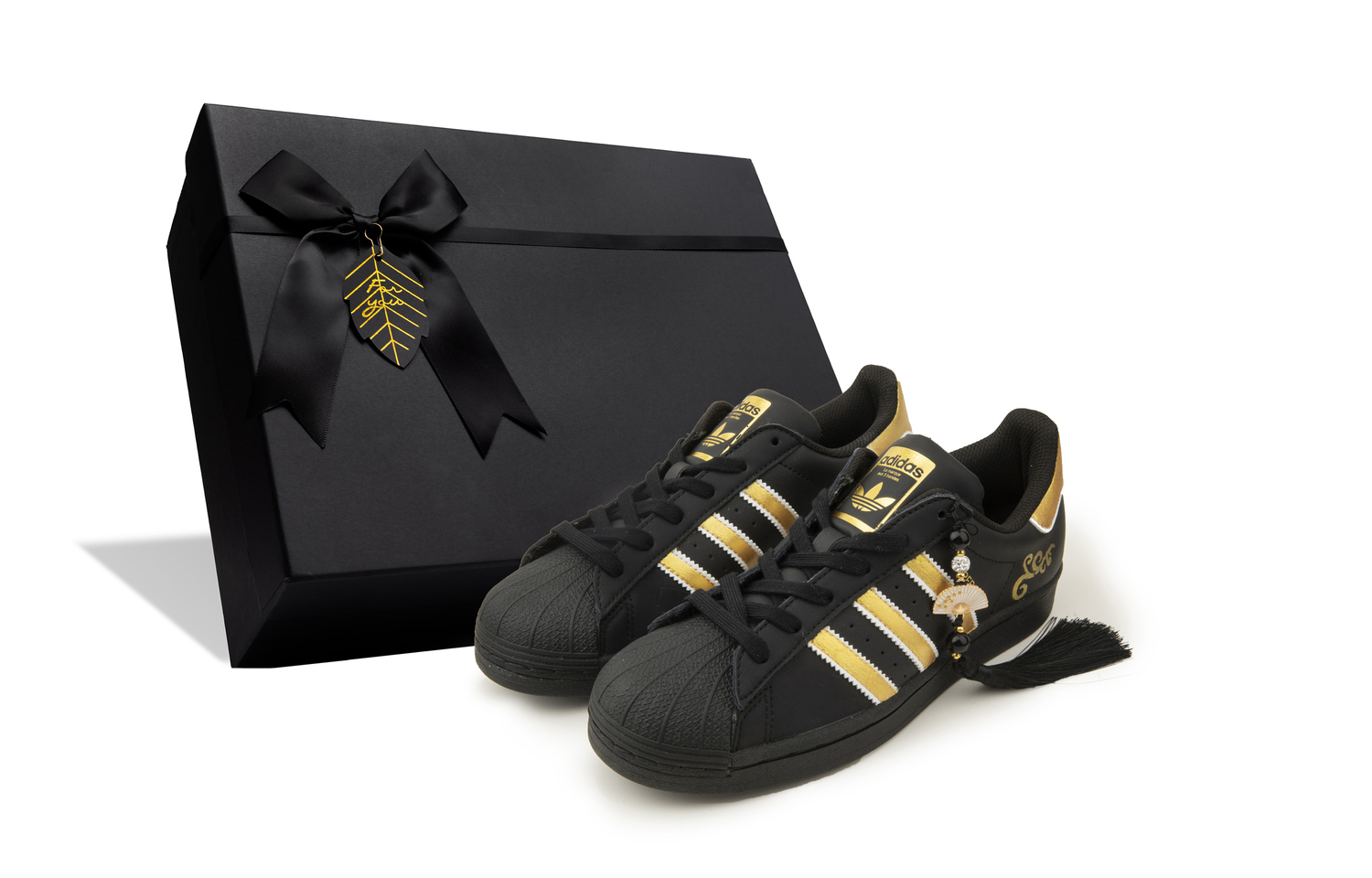 

Скейтборд-кеды Superstar унисекс с низким верхом, черный/золотой Adidas Originals