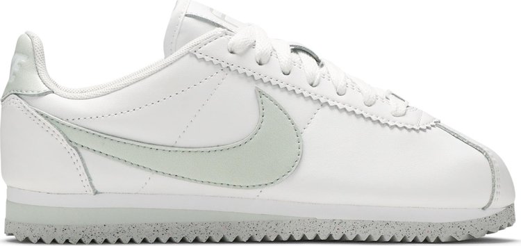 Кроссовки Nike Wmns Classic Cortez Flyleather 'White Light Silver', белый - фото