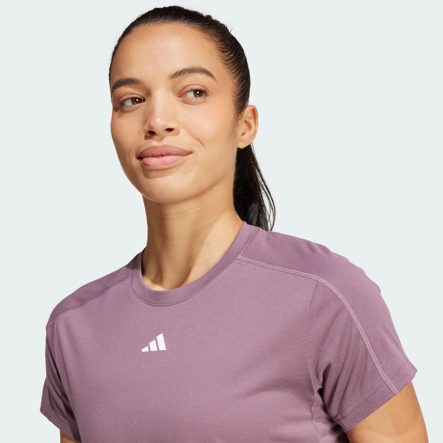 Мужская футболка с принтом AEROREADY Train Essentials Minimal Branding T-Shirt Adidas, Dunkelviolett — фото 3