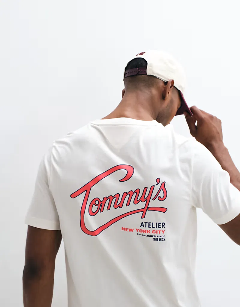 Футболка Tommy Hilfiger с логотипом в виде надписи, кремовый