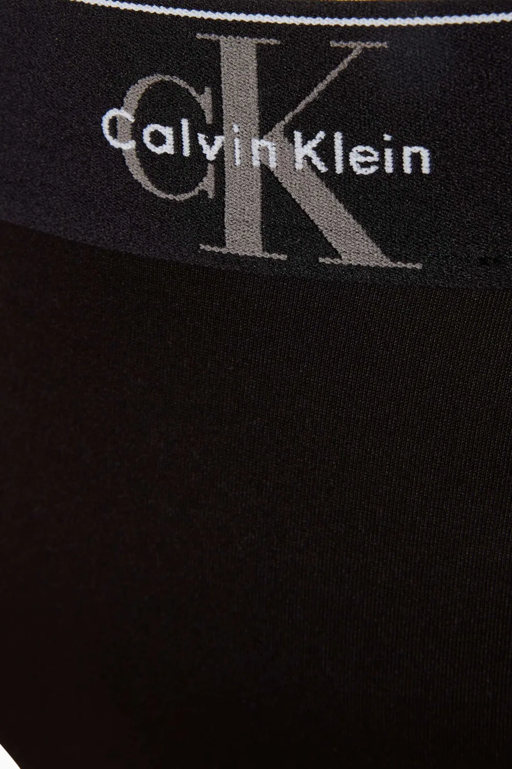 Трусы-стринги из микрофибры с логотипом Calvin Klein, черный — фото 3