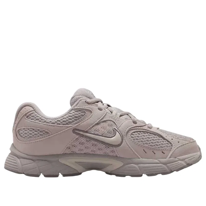 Детские кроссовки с замшевым верхом V5 RNR 'Moon Particle Light Orewood Brown' Nike, Moon Particle/Light Orewood Brown — фото 2