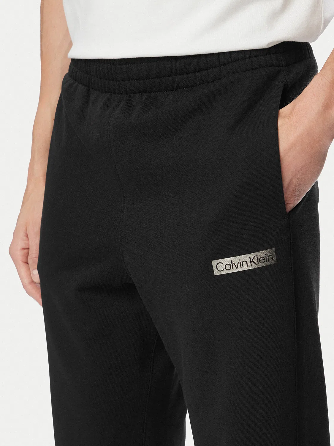 Мужские спортивные штаны стандартного кроя Calvin Klein, черный — фото 4
