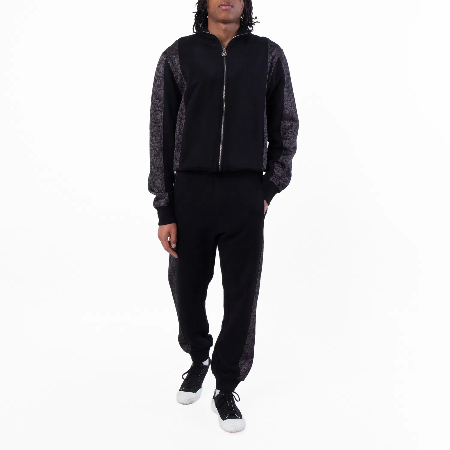 Спортивные штаны с жаккардовым принтом Barocco и люрексом Versace, Black — фото 4