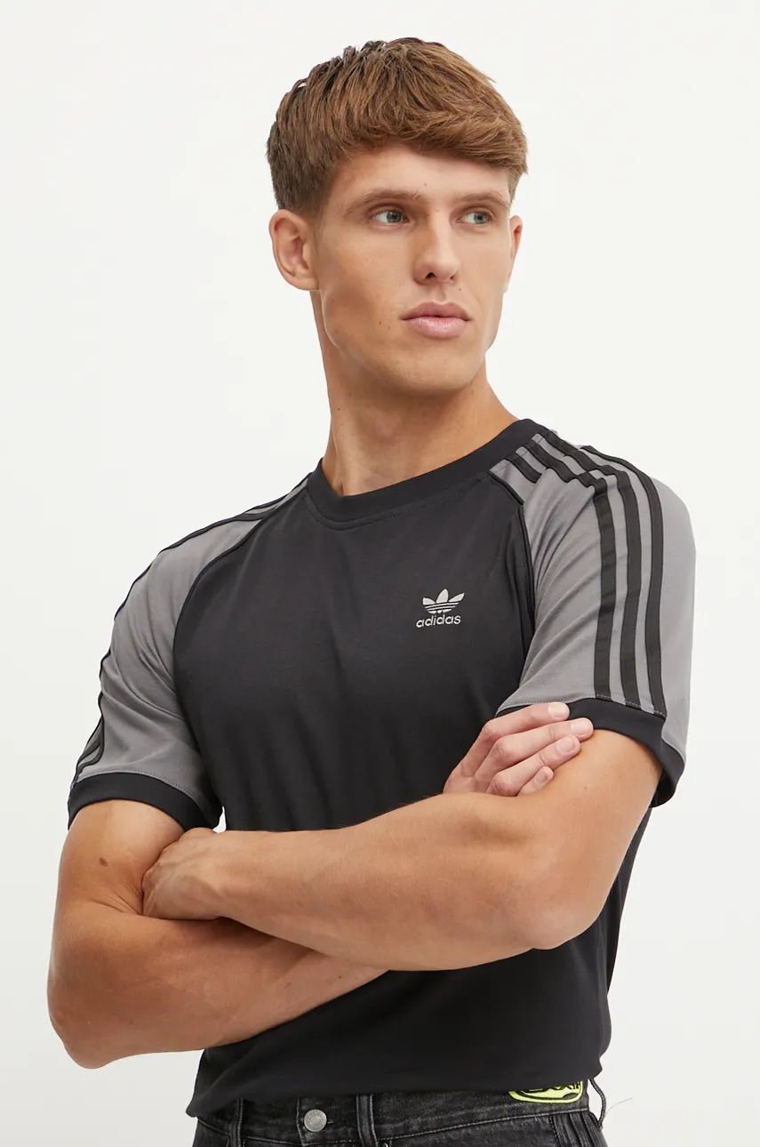 

Хлопковая футболка adidas Originals, черный