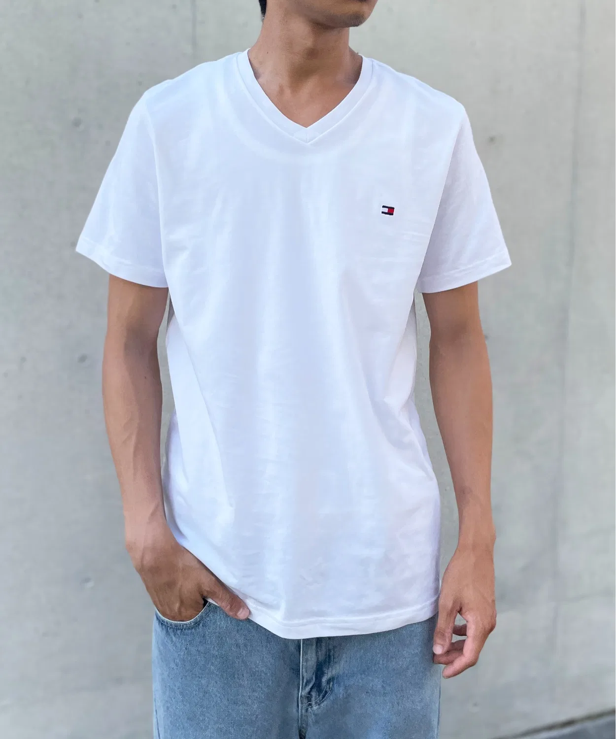 Мужская футболка с вышивкой V-образным вырезом CORE FLAG TOMMY HILFIGER, Red — фото 3