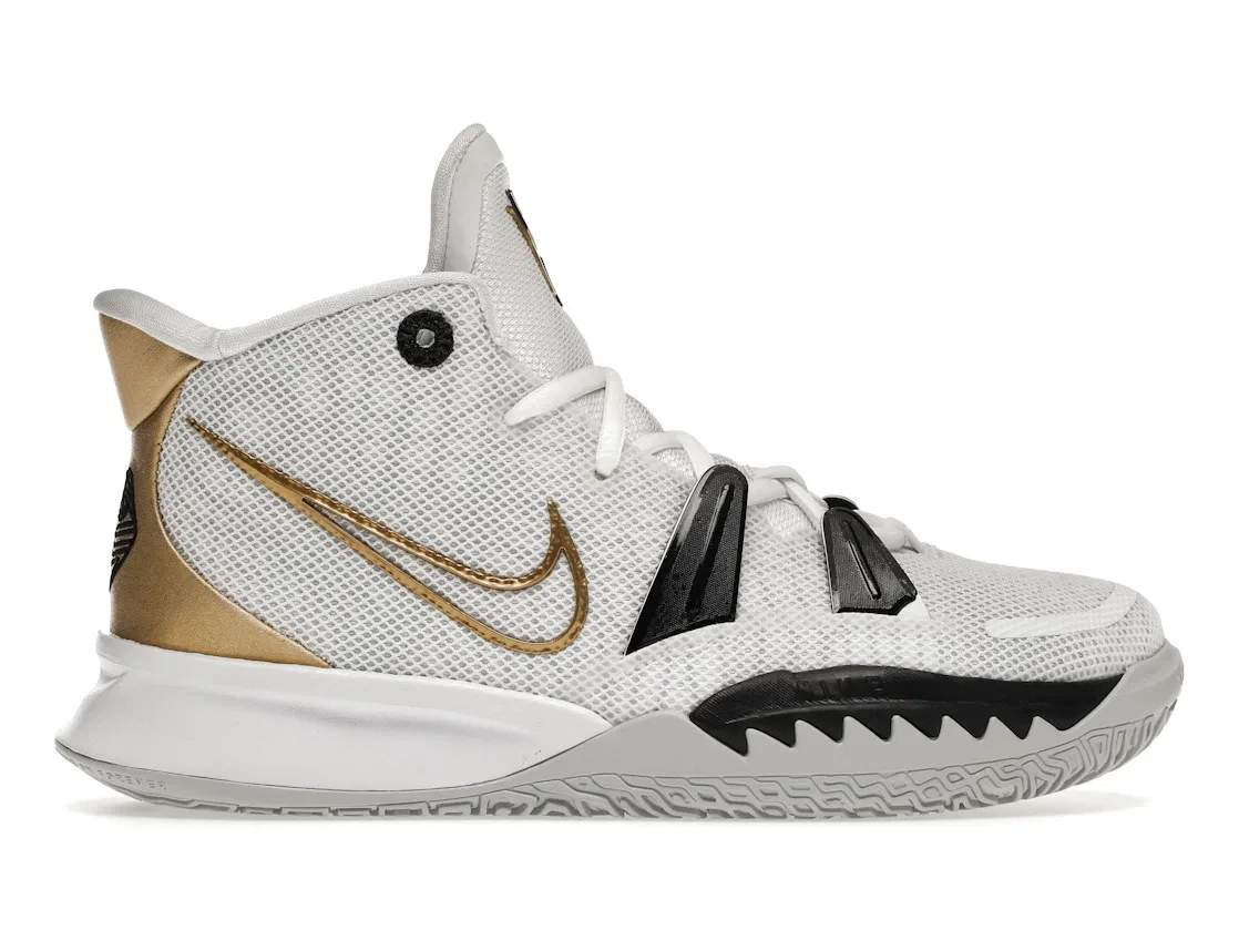 Детские кроссовки для мальчиков баскетбольные Nike Kyrie 7 Nike, White/Black/Grey Fog/Metallic Gold