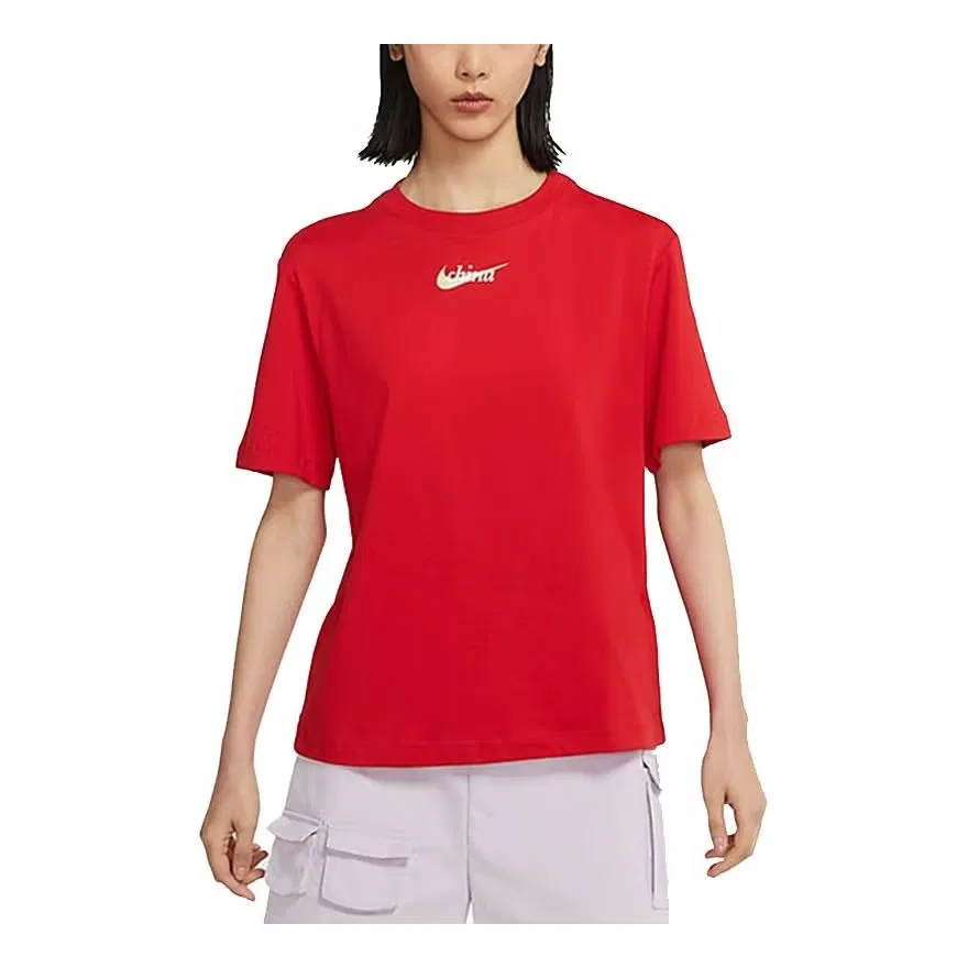 Футболка спортивная с логотипом Nike, красная