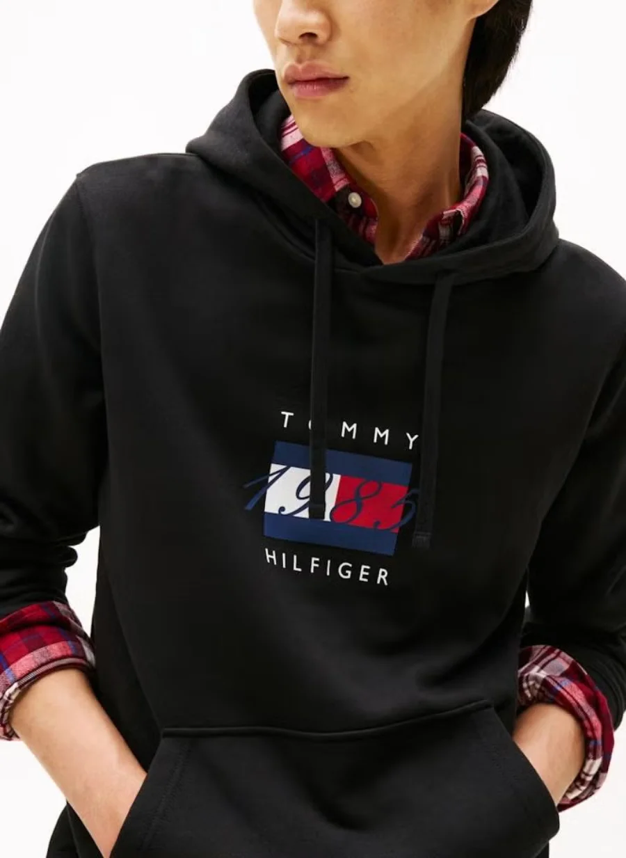 Худи Tommy Hilfiger Flag Graphic, черный — фото 3