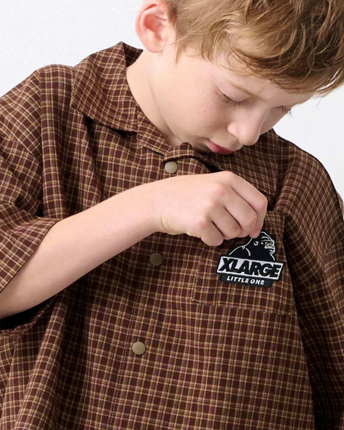 Детская рубашка с коротким рукавом с принтом XLARGE KIDS, Коричневый — фото 4