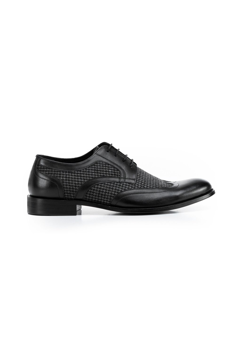 

Ботинки на шнуровке Smart lace-ups WITTCHEN, черный