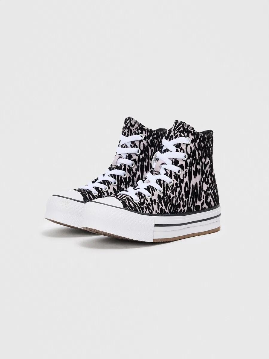 Кроссовки CONVERSE 'Chuck Taylor All Star' пастельно-фиолетового цвета — фото 2