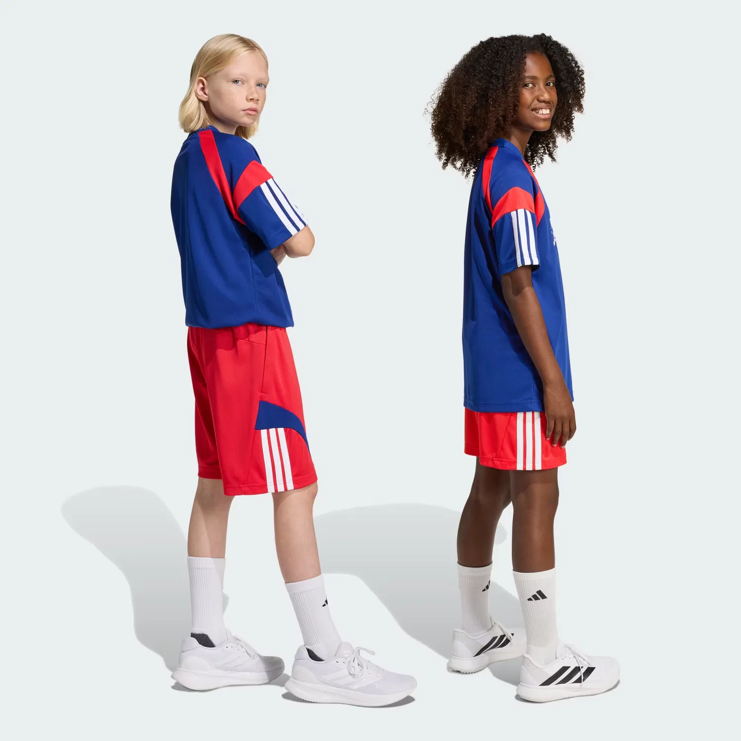 Детские шорты свободного кроя House of Tiro Adidas Sportswear, Pure Ruby/белый/Mystery Ink — фото 2