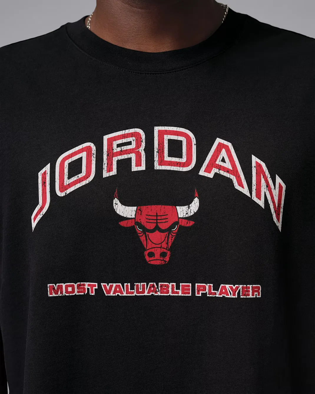 Мужская свободная футболка с графическим принтом Jordan Flight Essentials, Black/University Red — фото 4