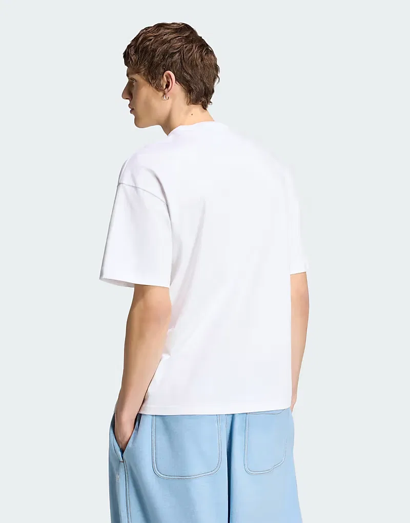 Футболка Adidas Originals Trefoil essentials свободного кроя, белая — фото 3