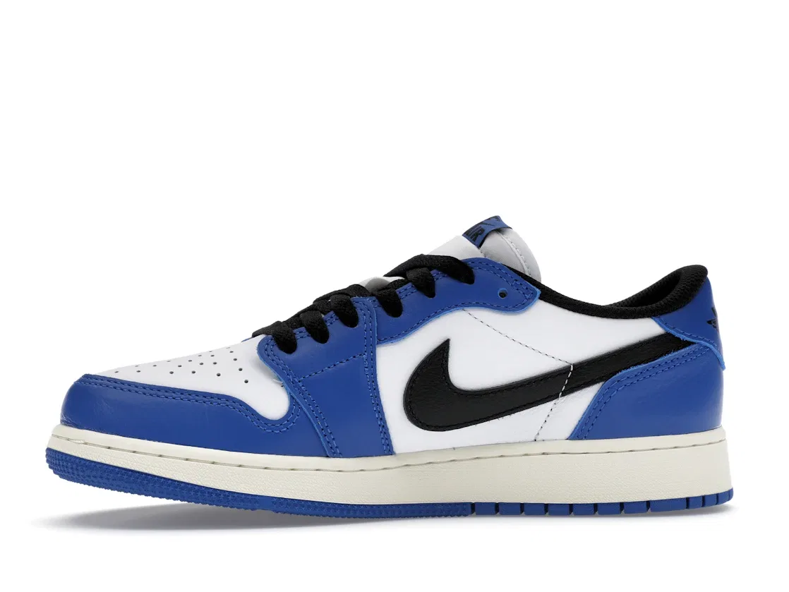 Детские кроссовки Lifestyle с принтом Jordan 1 Retro Low OG Game Royal GS Jordan, White/Black/Game Royal — фото 3
