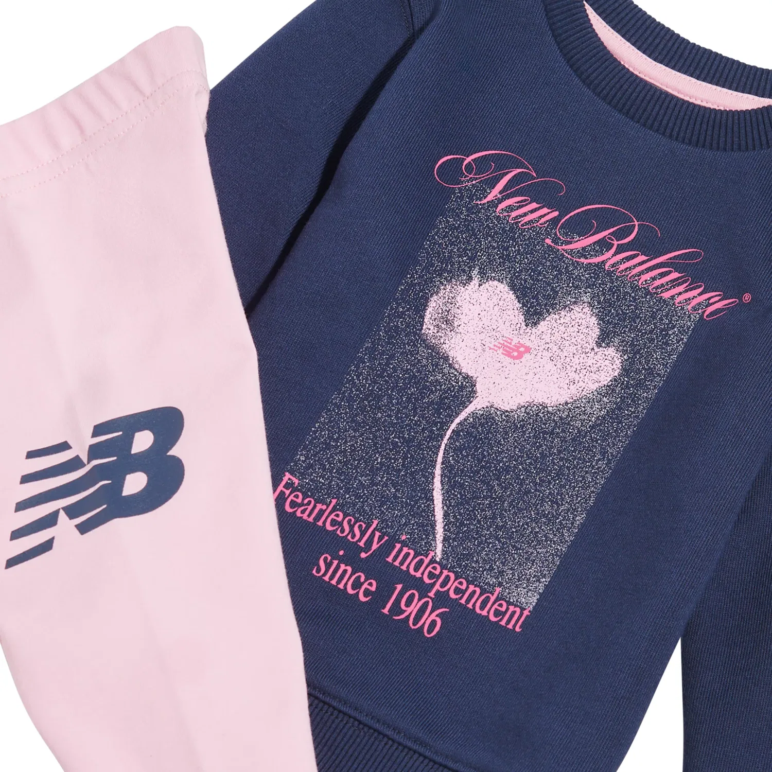 Детский комплект футболка и леггинсы с цветочным принтом Floral Graphic Crew & Legging Set New Balance, Nb Navy — фото 3
