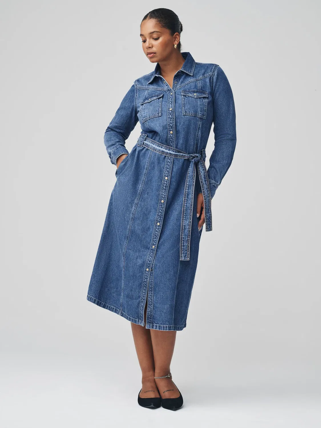 Платье-рубашка джинсовое миди Mid Blue Fuller Bust Denim Midi Shirt Dress Next, Синий