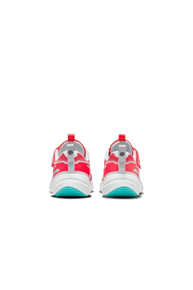 Детские кроссовки для девочек шнурующиеся Cosmic Runner PS Nike, Red — фото 2
