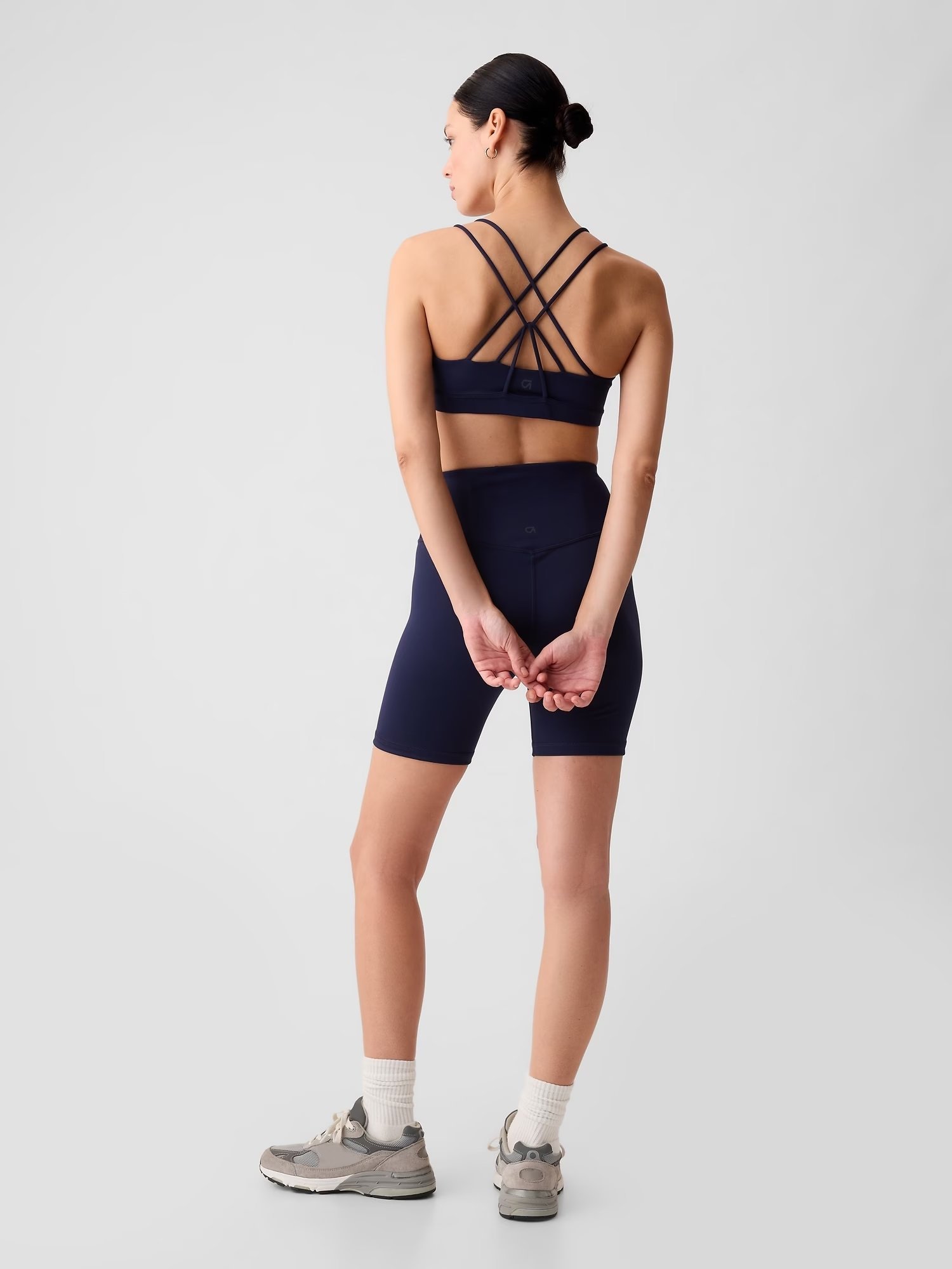 (W)GapFit Power Спортивный бюстгальтер средней степени поддержки с лямками GAP, NAVY_UNIFORM — фото 2