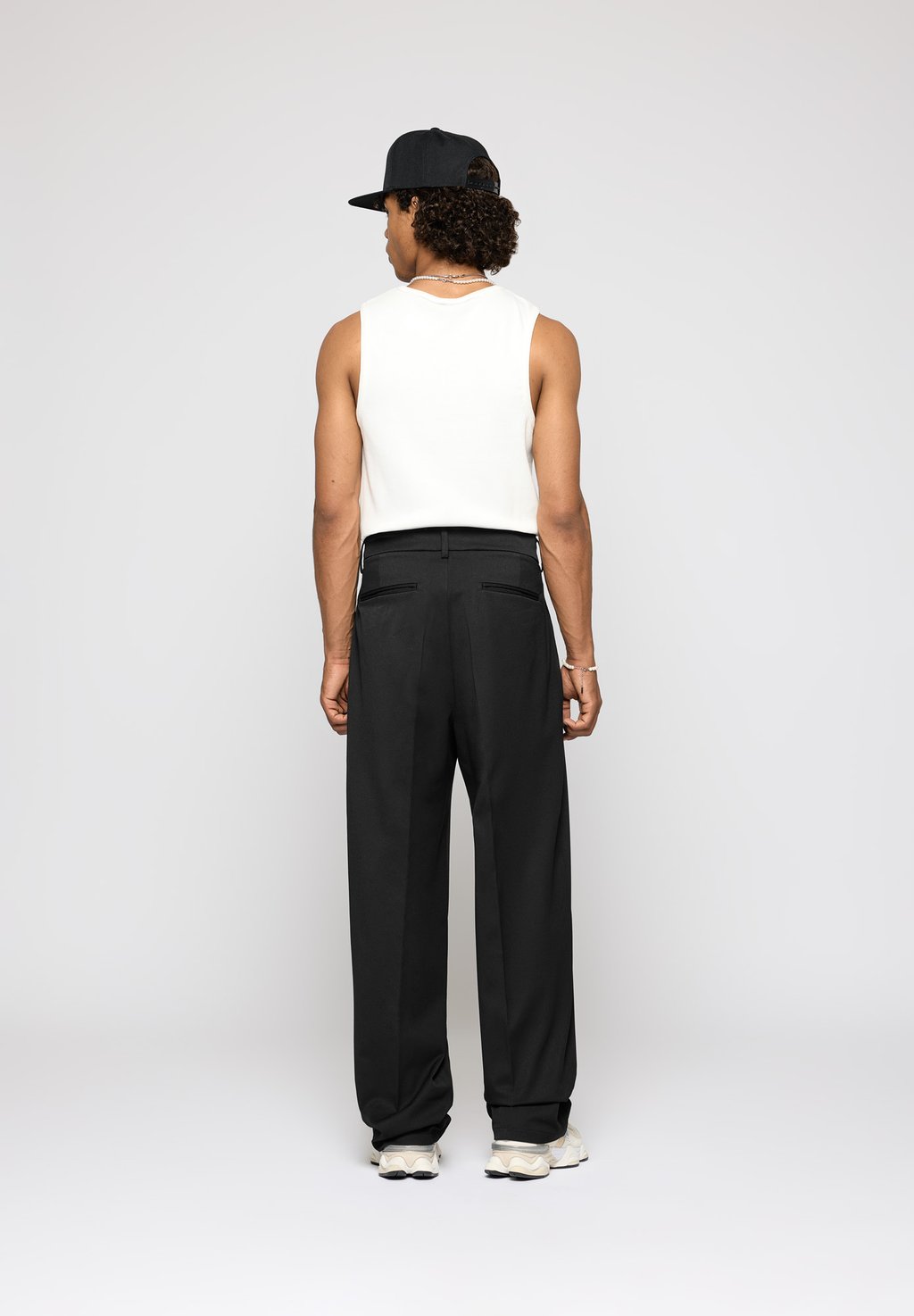 

Брюки BAGGY TAILORED PANTS EIGHTYFIVE, черный