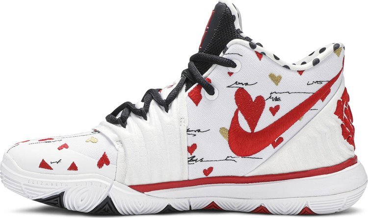 Кроссовки Nike SneakerRoom x Kyrie 5 GS 'I Love You Mom', белый — фото 4