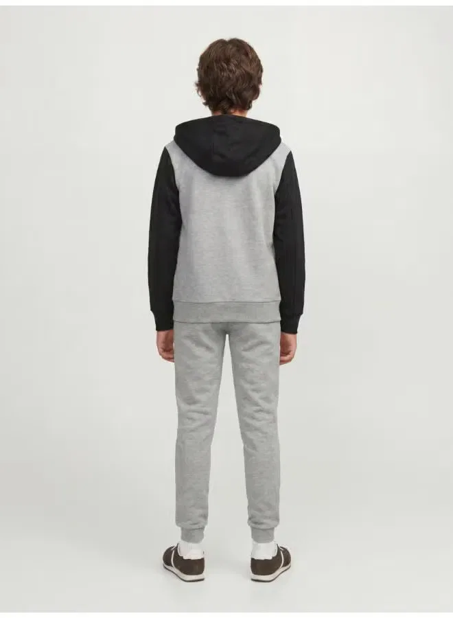 Комплект из худи на молнии, футболки и штанов с принтом Jack & Jones Junior, светло-серый меланж — фото 2