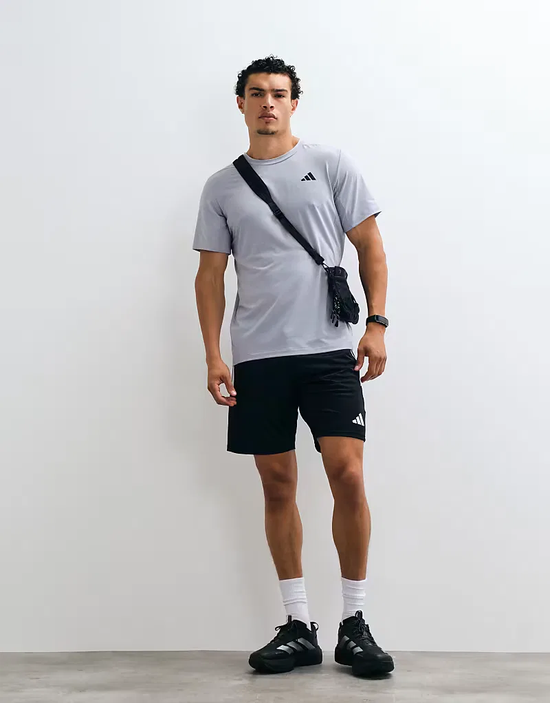 Футболка Adidas Training Essentials D4T серого — фото 4