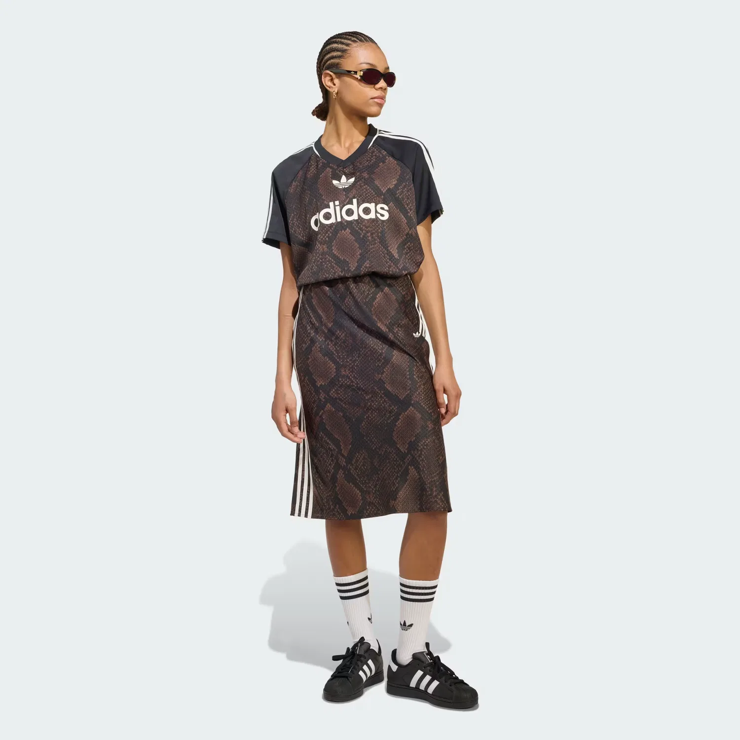 Женская юбка из атласа с принтом змеиной кожи Snake Print Satin Skirt Adidas Originals, Earth Strata/Aurora Coffee — фото 3