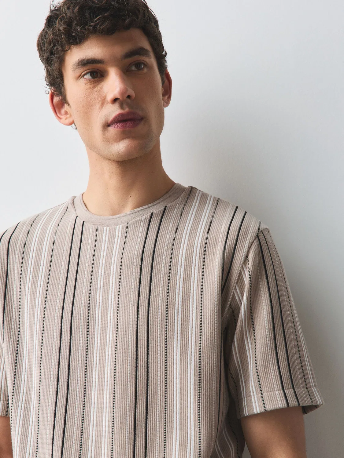 Футболка с вертикальной полоской Neutral Smart Vertical Stripe Next, нейтральный