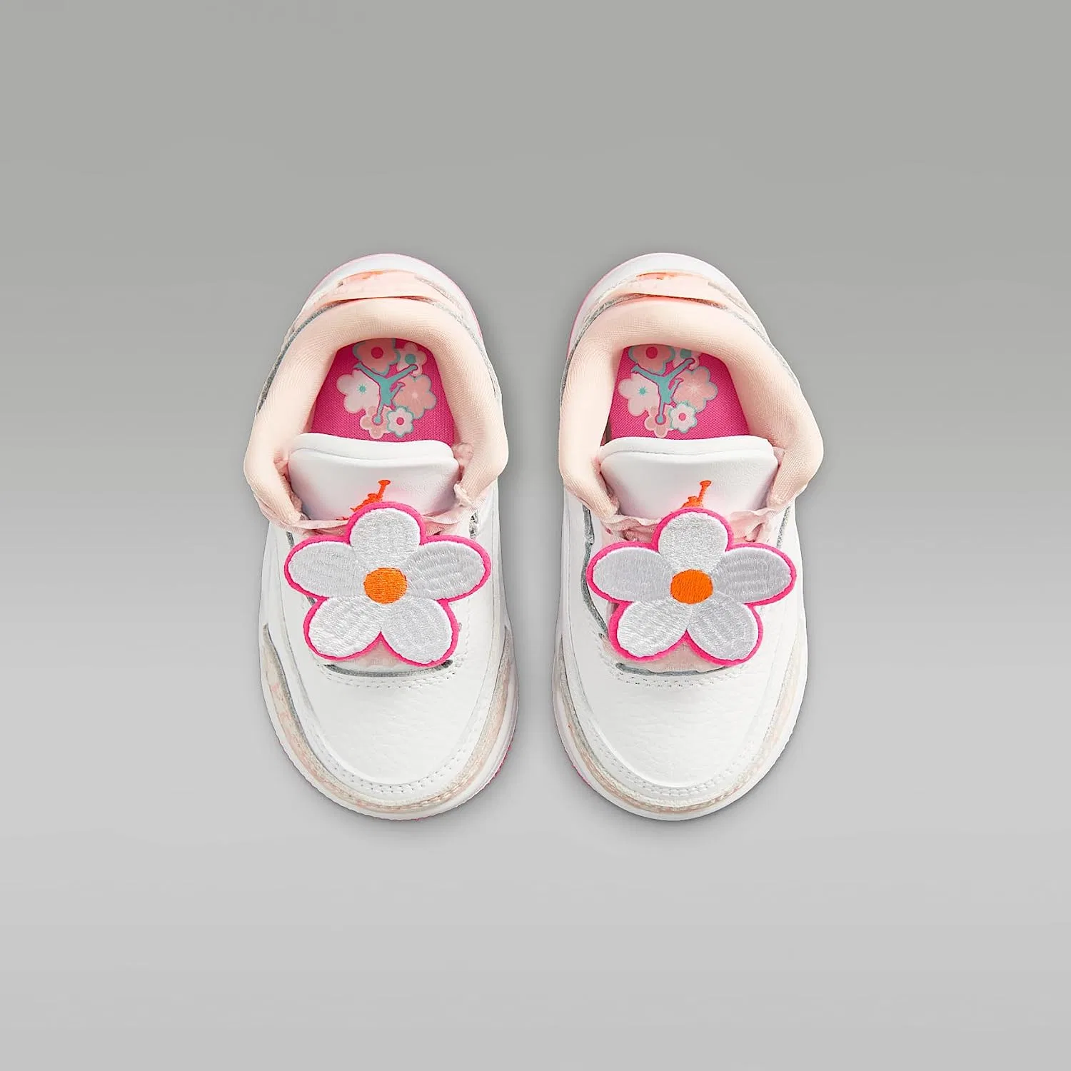 Детские кроссовки для мальчиков Jordan 3 Retro Nike, Pearl Pink/Pink Bloom/Pink Glow/Hyper Orange — фото 4