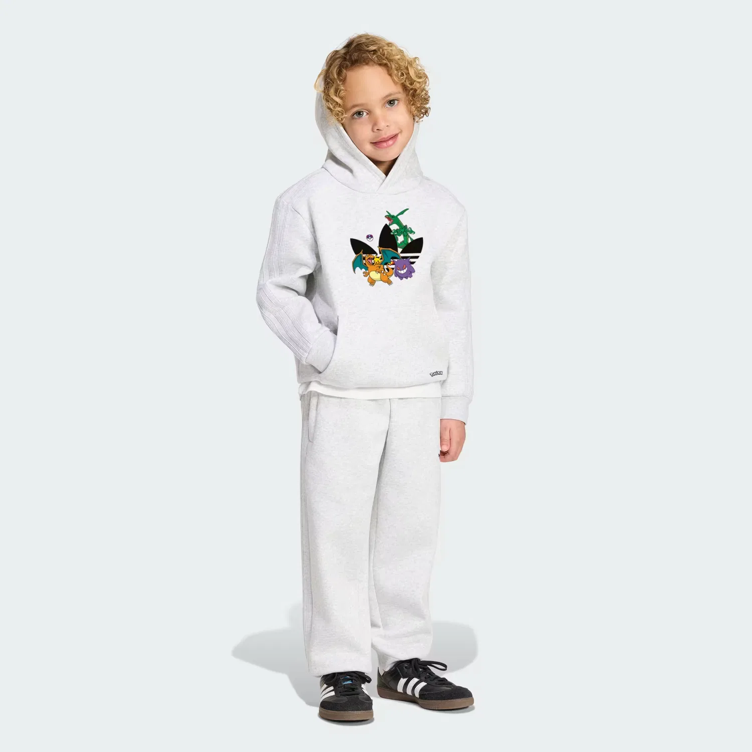 Детский комплект худи и штаны свободного кроя Pokémon Adidas Originals, светло-серый меланж — фото 2
