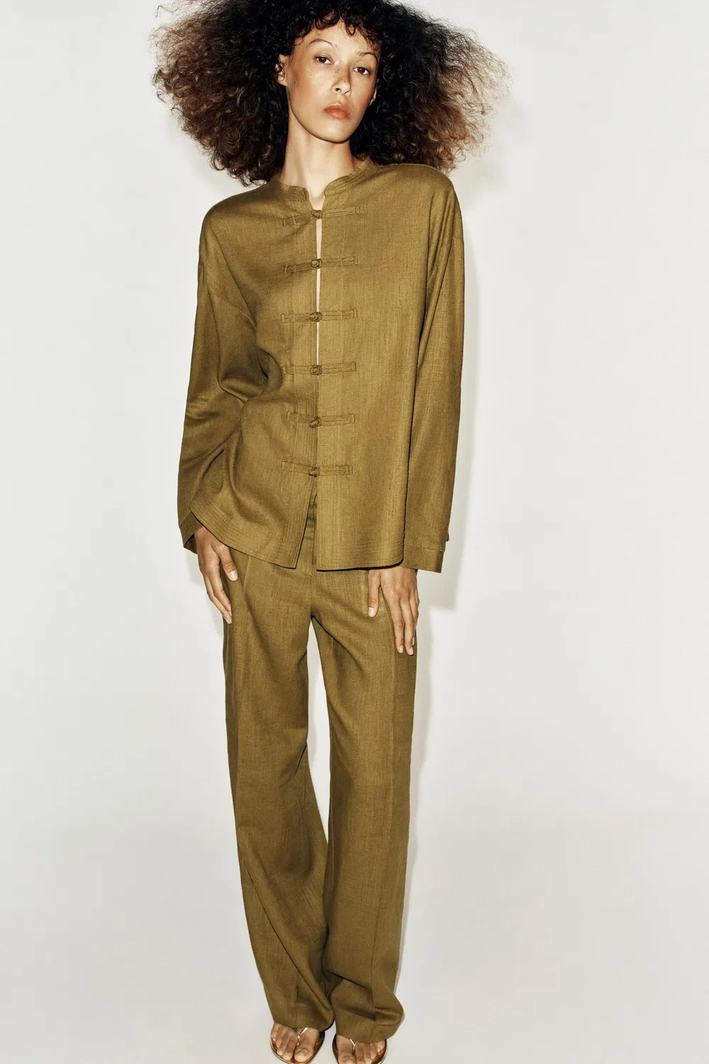 Рубашка из льняной смеси с застежкой-бабочкой. ZARA, Oil — фото 3