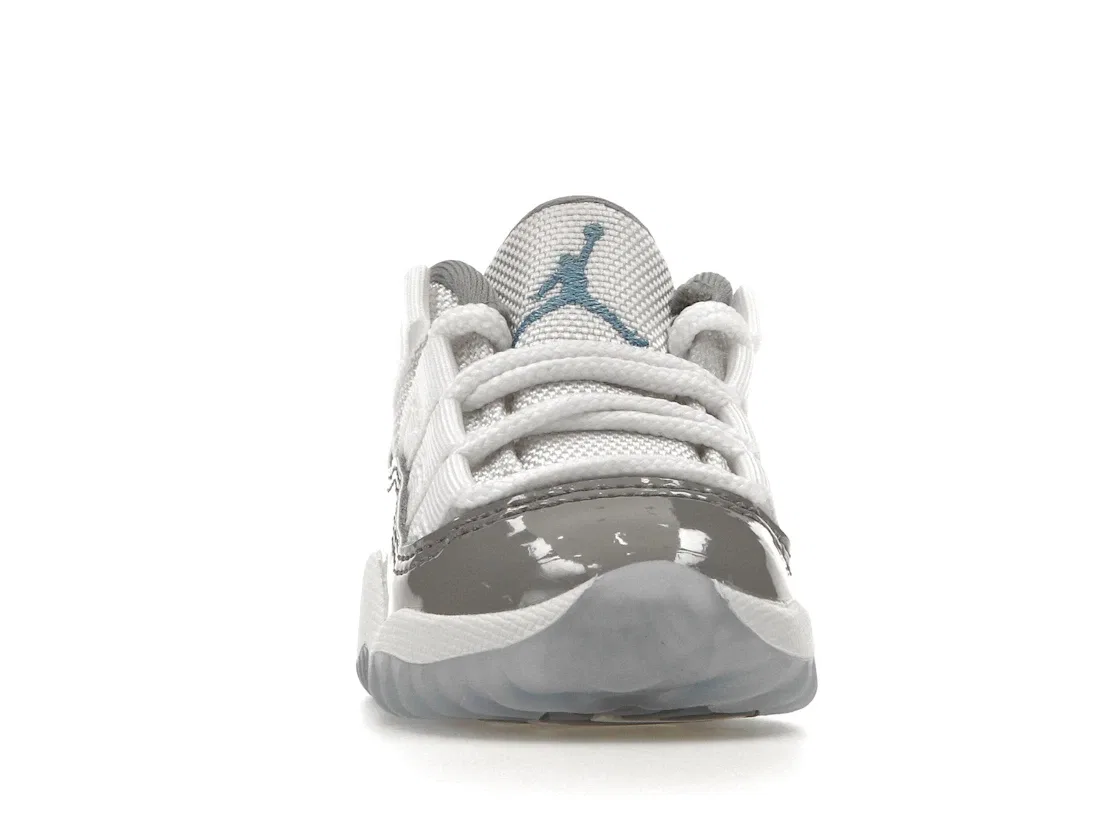 Детские кроссовки Lifestyle с патентованной кожей Jordan 11 Retro Low, White/Cement Grey/University Blue — фото 2