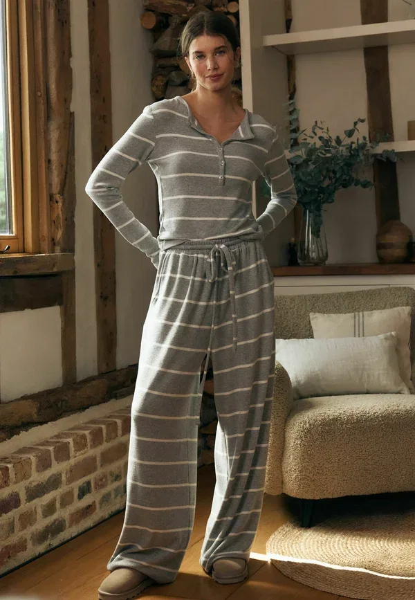 Пижамный комплект из вискозы с длинным рукавом Regular fit - Cosy Long Sleeve - Pyjama Set Next, Grey Stripe, серый — фото 2