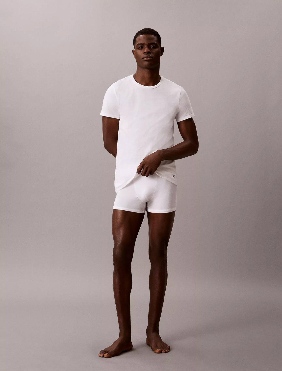 Комплект футболок Calvin Klein Cotton Classics Fit Crewneck, 3 предмета, серый вереск/черный/белый — фото 2