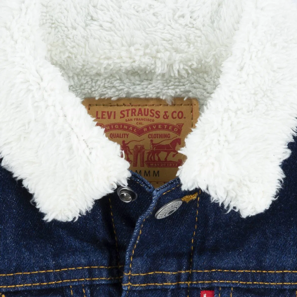 Джинсовая куртка-тракер с подкладкой «шерпа» для мальчиков 4-7 лет Levi's, Pearson - Blue — фото 3