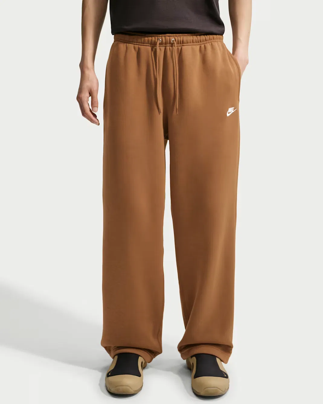 Мужские флисовые брюки на резинке Nike Sportswear Club, Ale Brown/Ale Brown/White — фото 2