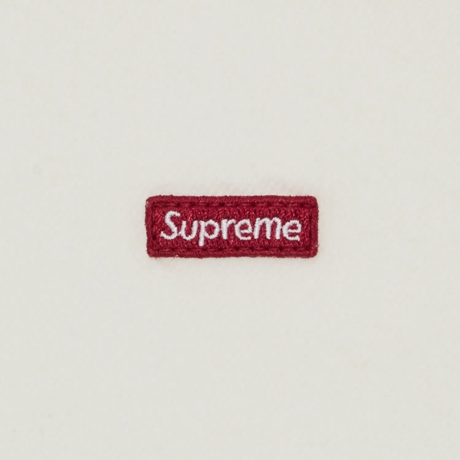 Джинсовая рубашка Supreme Small Box Denim Shirt, белый — фото 2