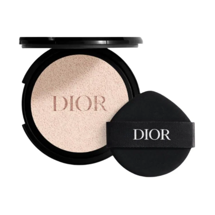 Женская тональная основа с сияющим финишем, модель Creamy Long Lasting, DIOR, #0.5N — фото 2