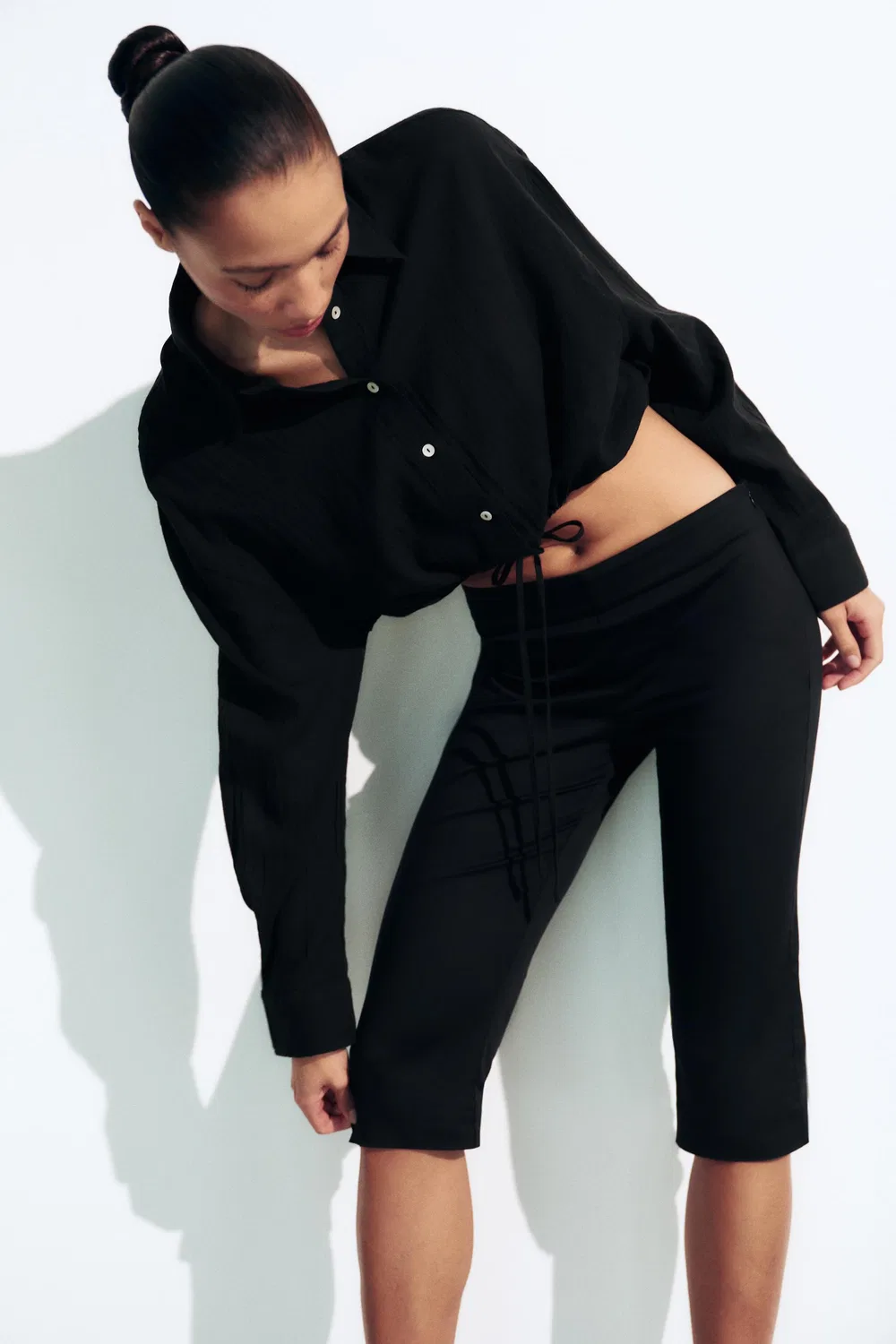 Укороченная шифоновая рубашка с регулируемым шнурком ZARA, Black — фото 2