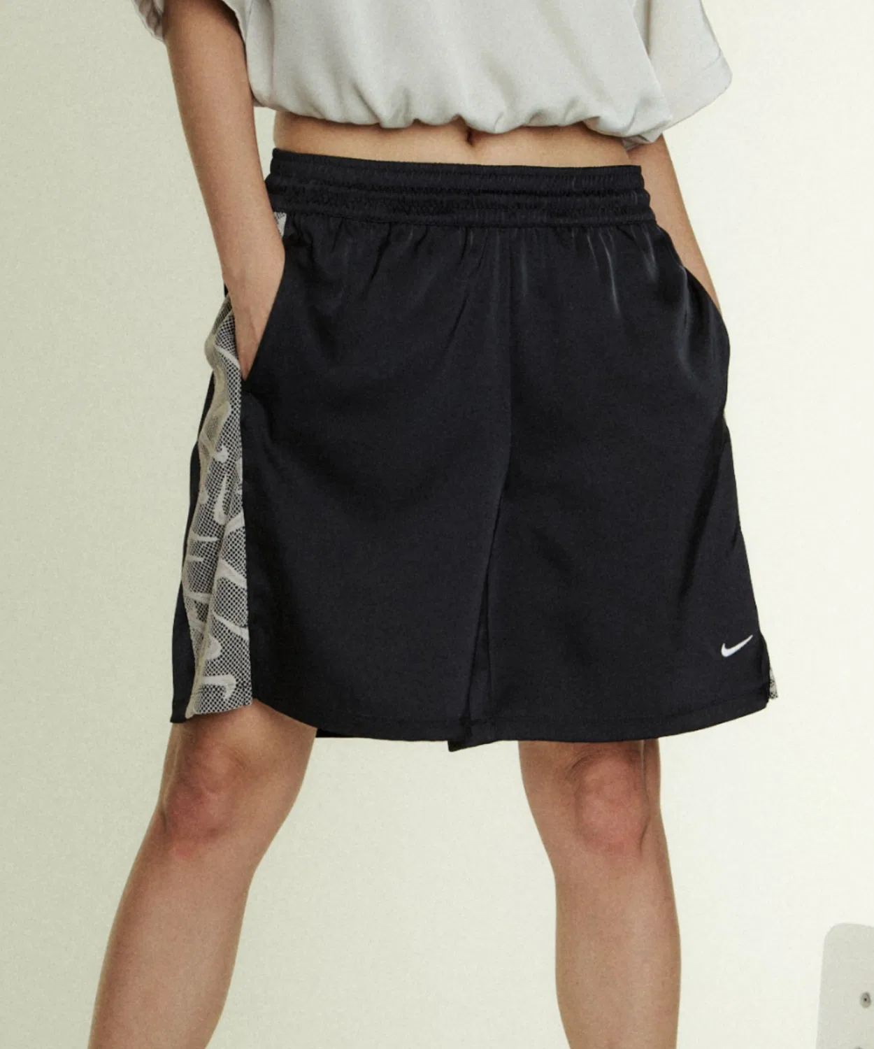 Женские шорты свободного кроя с кружевным принтом Nike Sportswear Chill Lace, Black