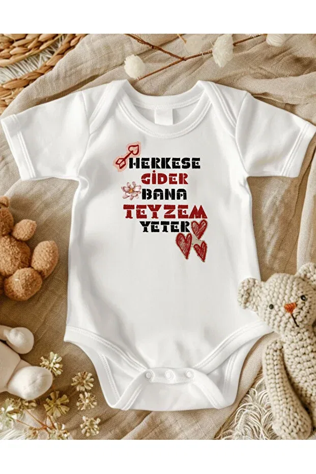 Детское боди для новорожденных с принтом Auntie written Lupi, Light Cream To Dark Burgundy
